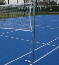 Sloupy na badminton montované do pouzdra