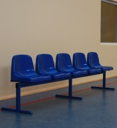 Přenosná lavice s plastovými sedadly