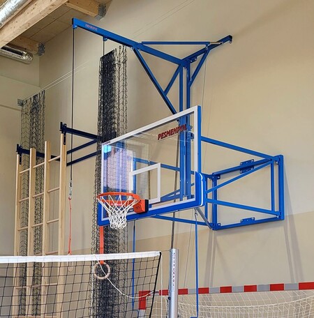 Konstrukce na ukotvení gymnastických kruhů