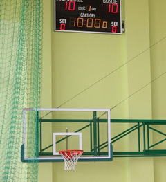 Basketbalová konstrukce sklopná od 220 do 550 cm